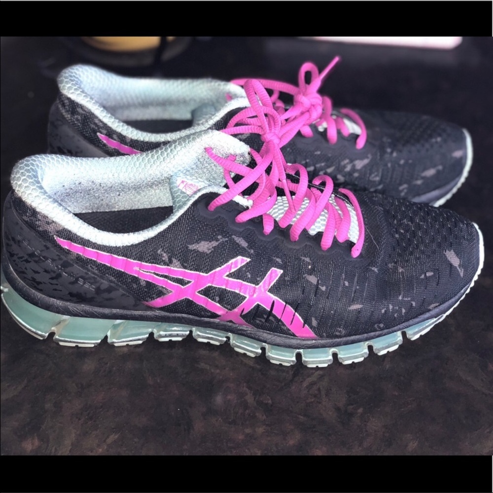Women’s size 11 Asics running shoes